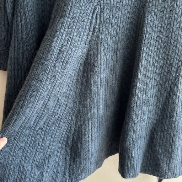 Carmen Marc Valvo Steel Blue Cozy Open Front Cardigan Sweater, Size Small - Picture 14 of 16